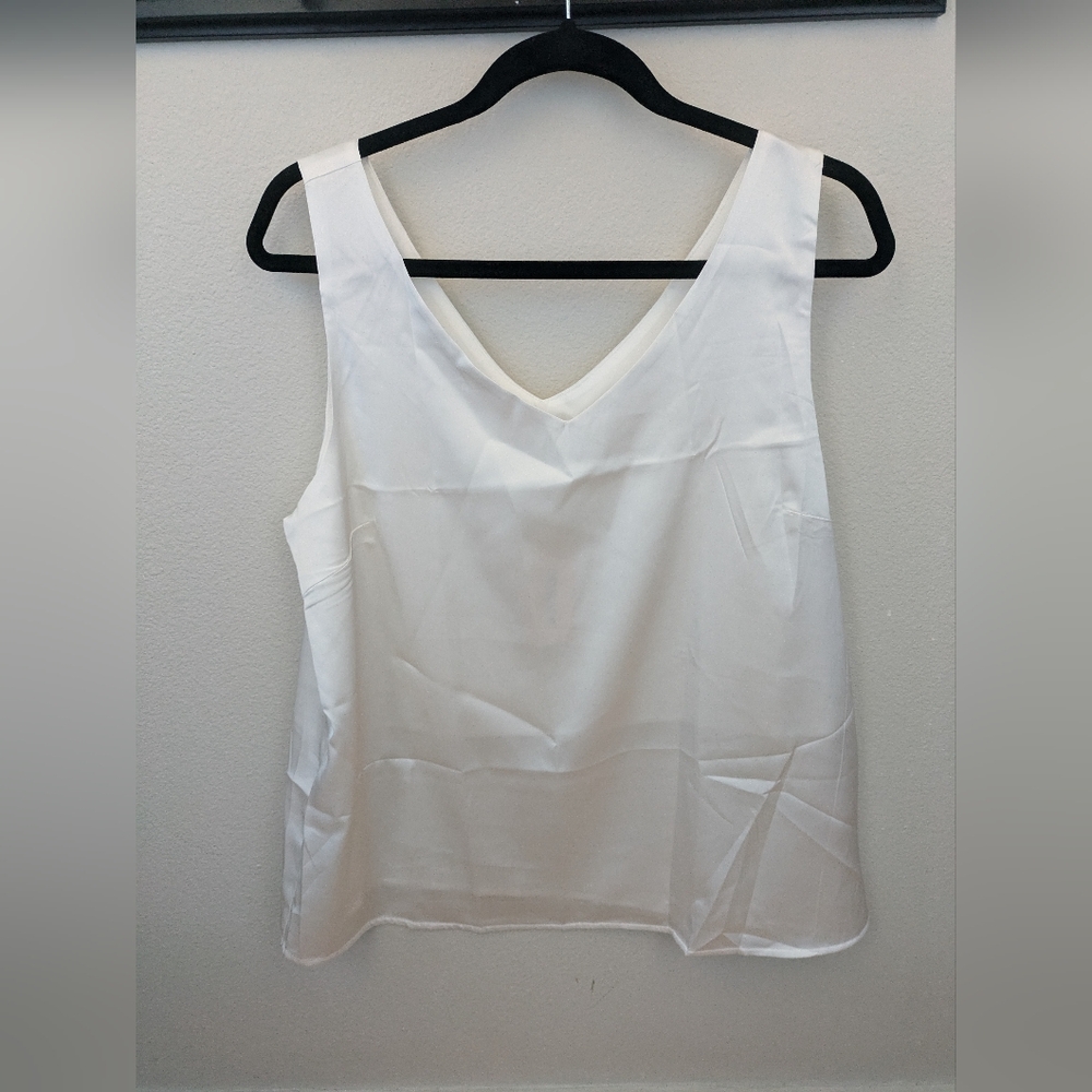 Ekouaer White Silk-like Tank